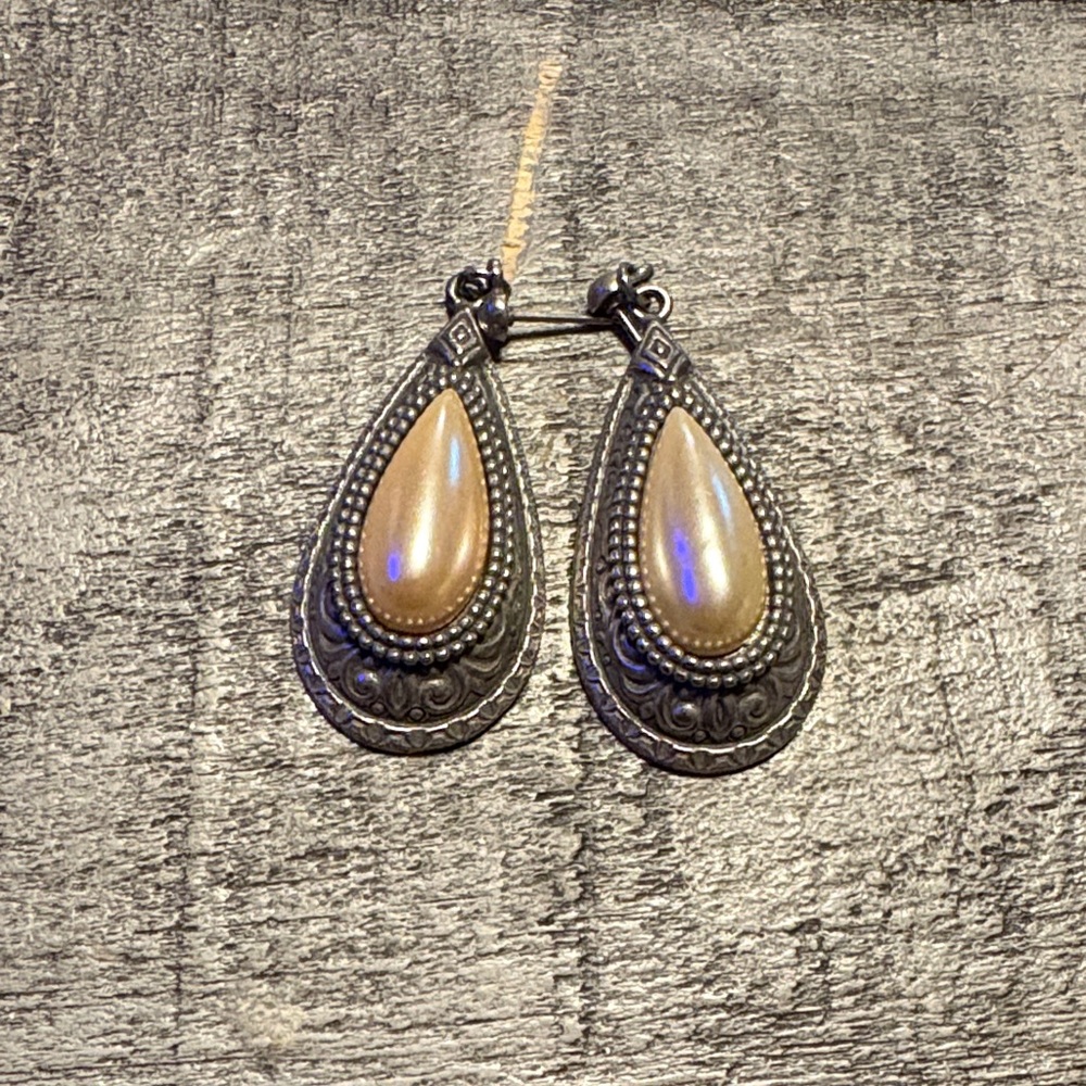 Vintage Sterling Silver with a Mother of Pearl Inlay